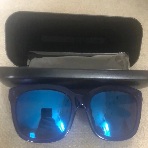 Beautiful Blue Alexander McQueen Sunglasses Alexander McQueen - Women main image 3